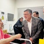 عیادت وزیر بهداشت از سید محمد خاتمی