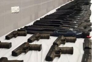 کشف ۱۰۰ قبضه سلاح غیرمجاز در عملیات اطلاعات فاتب +فیلم