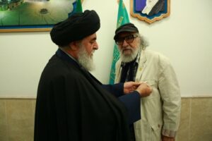 داریوش ارجمند خادم افتخاری آستان مقدس مسجد جمکران شد